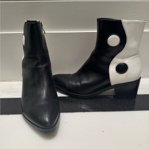 MCLC Y2K Black and White Ankle Boots Size 8